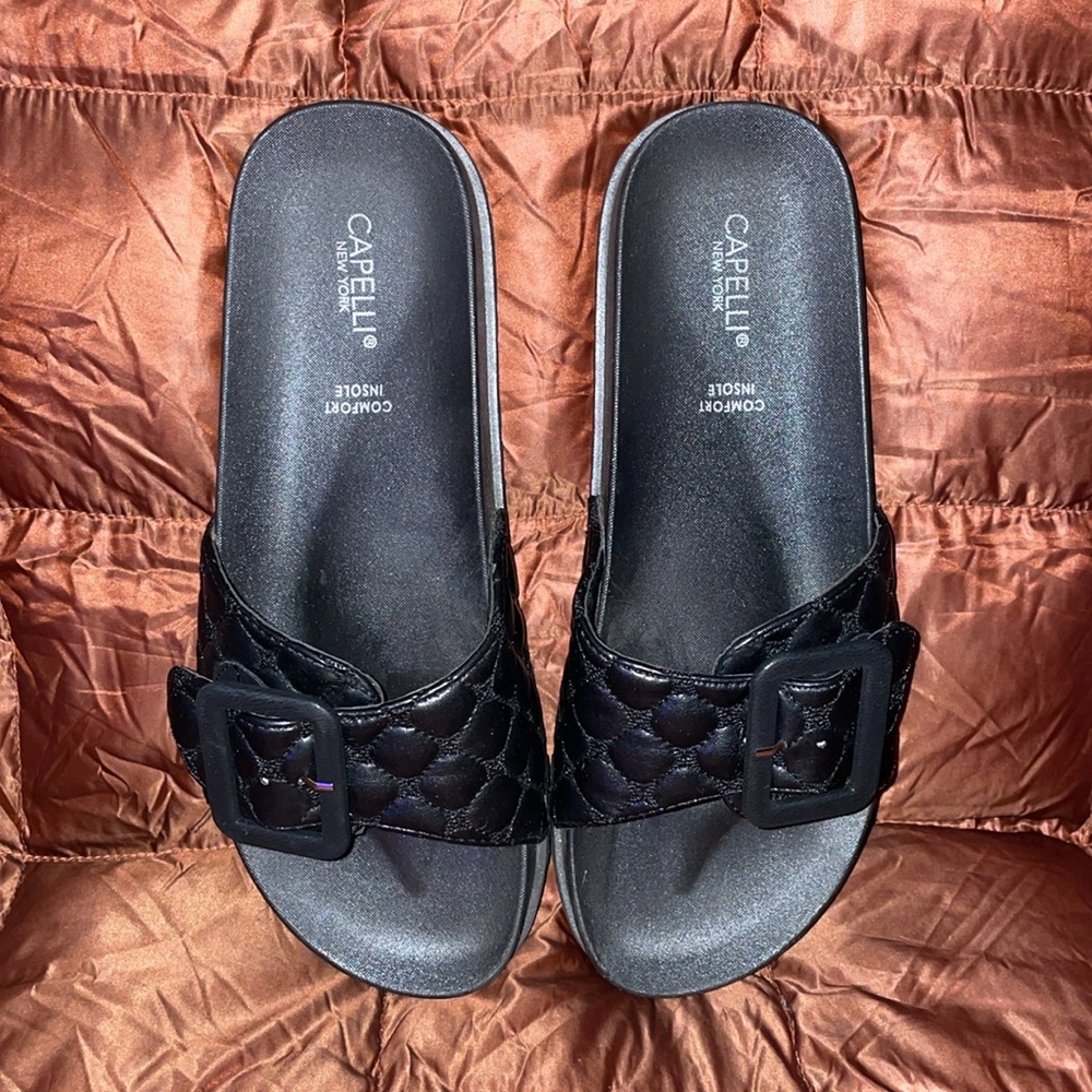 NWOT Capelli of New York Black Quilted Buckle Sandals.  Size 8. - Picture 4 of 5